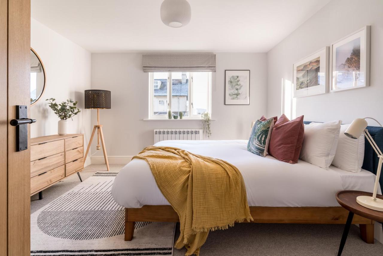 No. 5 The Court-With Free Parking Apartment Windermere Bagian luar foto